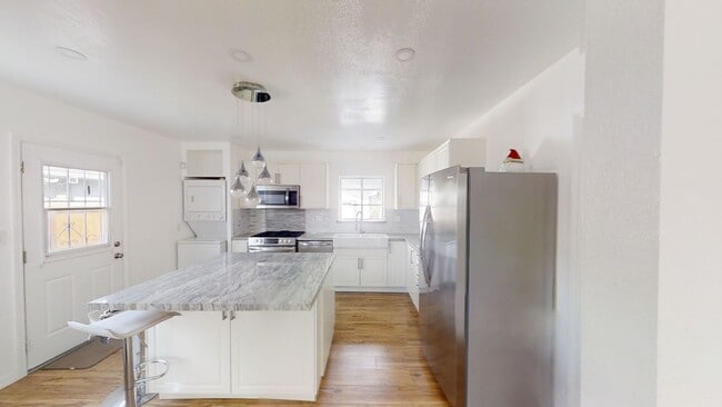 Building Photo - Spacious 4-Bedroom, 2-Bath Home in Desirable La Habra Location