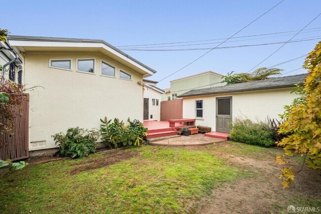 Building Photo - 420 Miramar Ave
