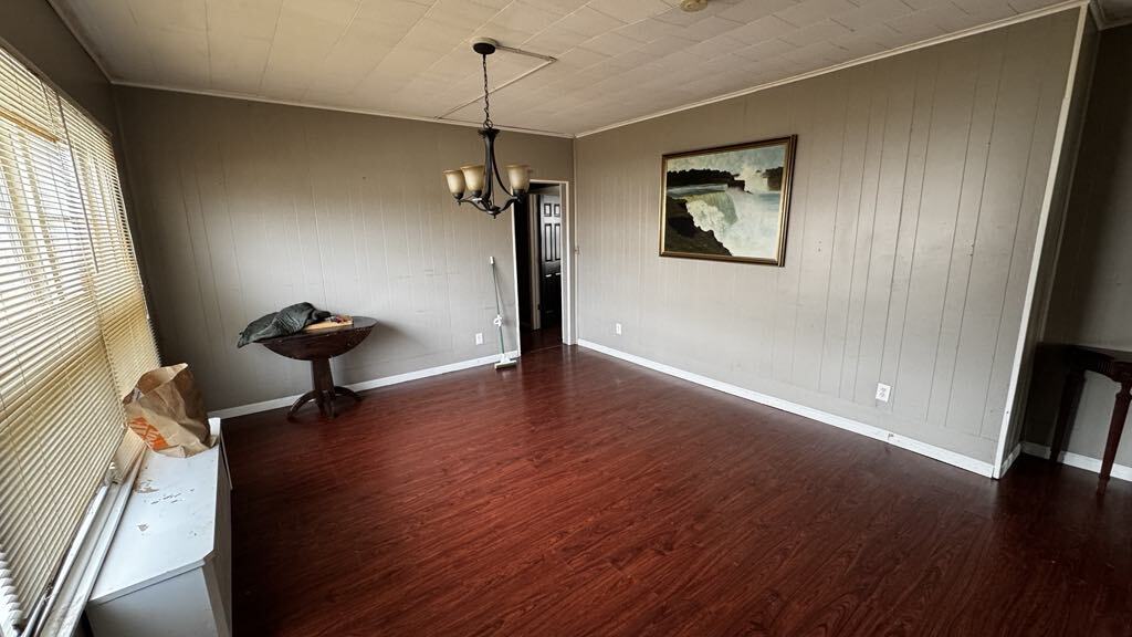 Building Photo - 1843 Hertel Ave
