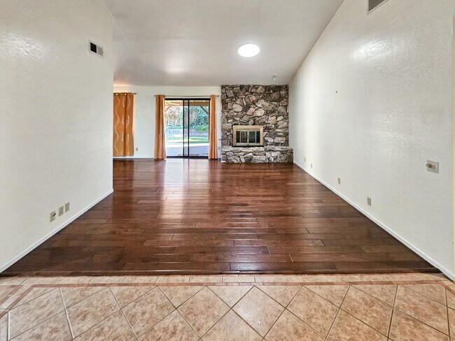 Building Photo - 413 Mt Rainier Pl