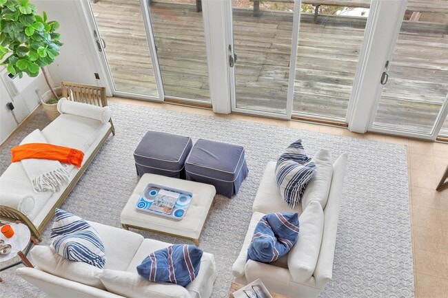 Building Photo - 298 Dune Rd