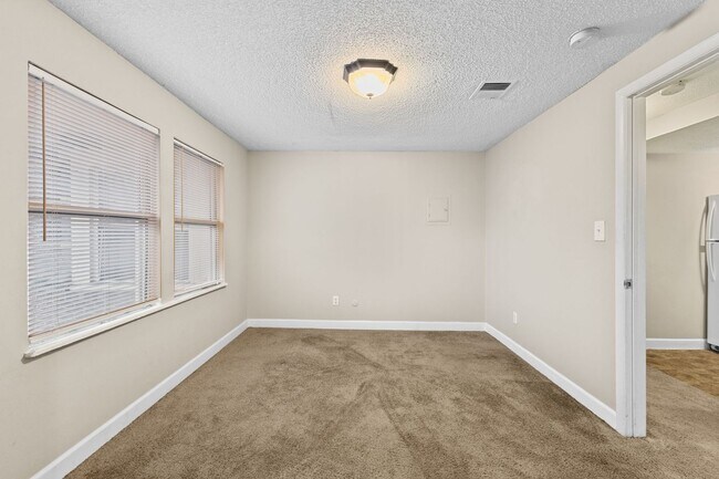Building Photo - 3609 Balsam Ave