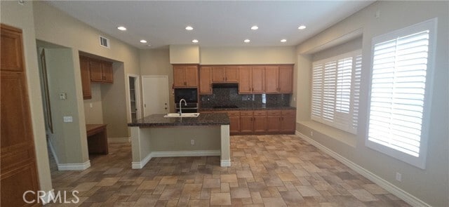 Building Photo - 20 Berlamo