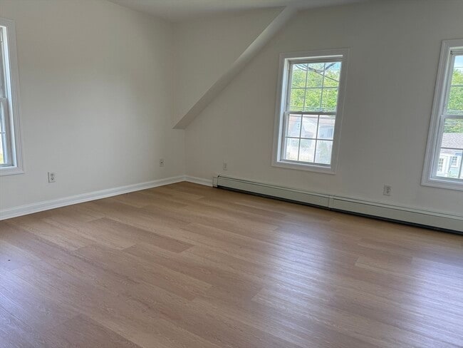 Building Photo - 146 Hayden Rowe St