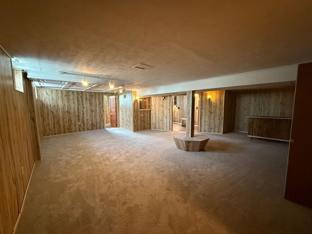 Building Photo - 9358 Bluegate Dr