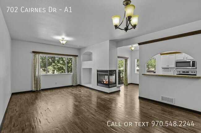 Building Photo - 702 Cairnes Dr