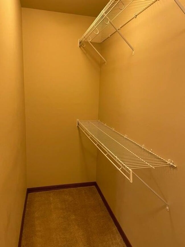 Building Photo - 2 Bedroom, 2 Bathroom Lower Available mid-...