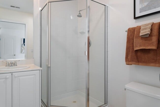 Building Photo - 2573 Park Blvd