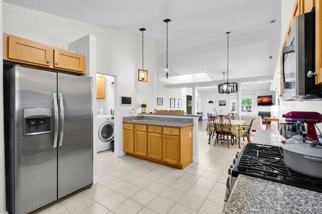 Building Photo - 117 Craftsman Dr