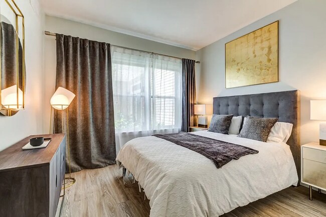 Building Photo - 75 Cowles Ln