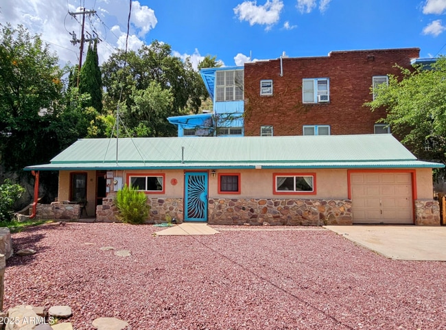 Primary Photo - 25 Sowles Ave