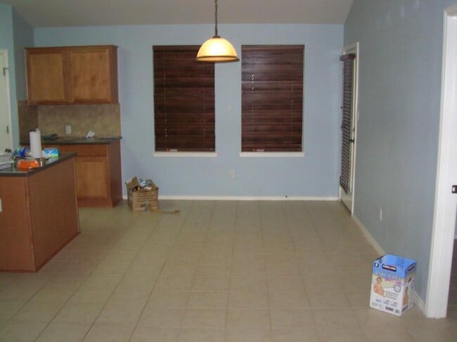Building Photo - 9504 Castle Pines Dr