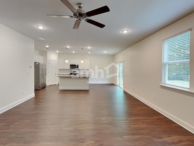 Building Photo - 3860 Chivalry Dr