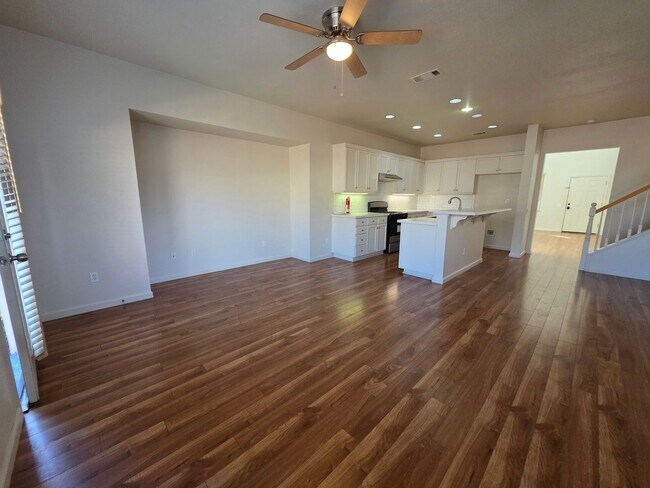 Building Photo - 4 bedroom in north Turlock!