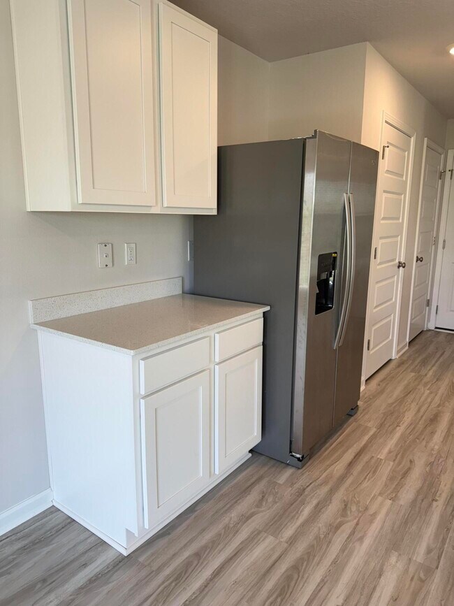 Building Photo - 2800 Tallgrass Ct