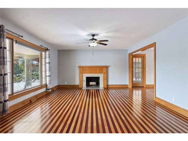 Building Photo - 5207 Doncaster Way