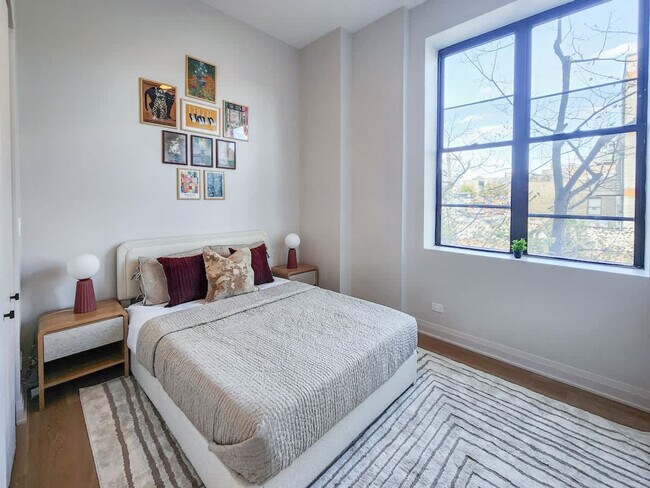 Building Photo - 1934 W North Ave