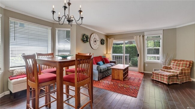 Building Photo - 2bd/2.5ba Kenmore Townhome