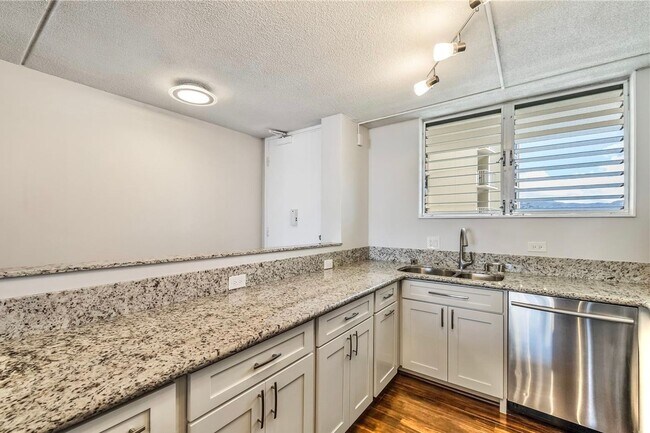 Building Photo - Great Location Awesome View and Amenities | 2-Bed 2-Bath 1-Parking