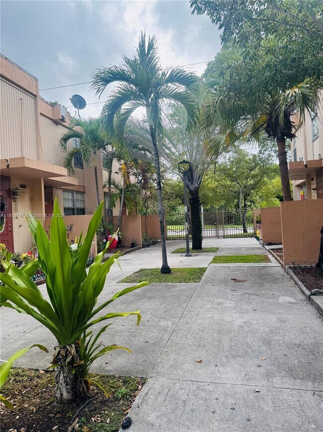 Building Photo - 6155 SW 69th St