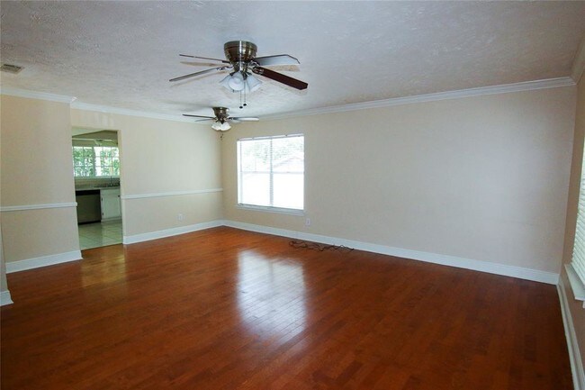 Building Photo - 3202 Birch Creek Dr