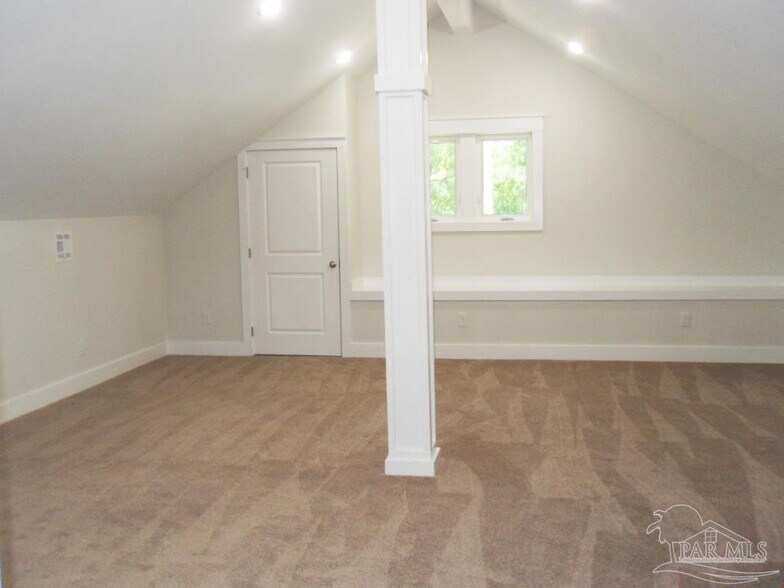 Building Photo - 3003 E Blount St