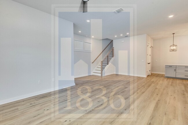 Building Photo - 13621 Defiance Pass