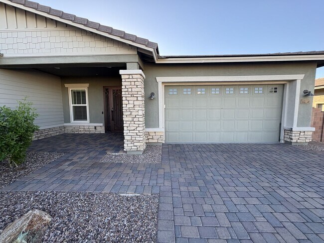 Building Photo - Dove Mountain 4 bedroom with Den 3,277 sq ft 3 car tandem garage