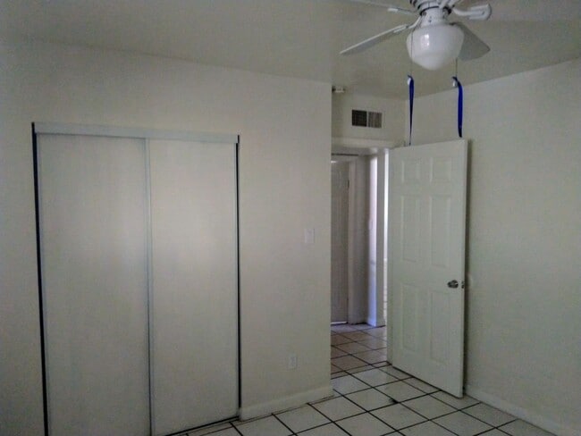 Building Photo - Adams Street