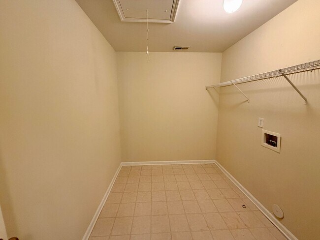 Building Photo - 1324 Emory Ln NW