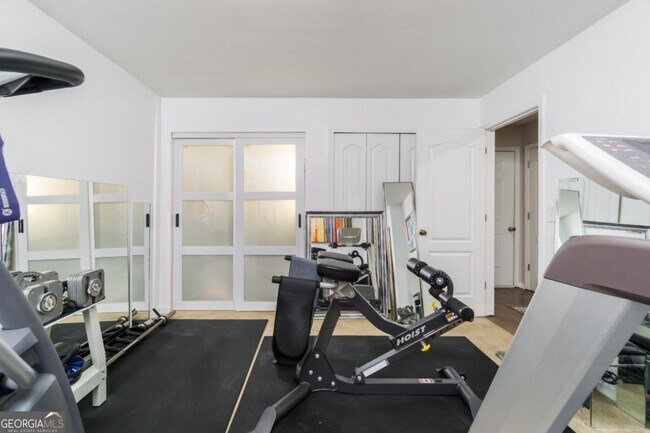 Building Photo - 2449 Suwanee Pointe Dr