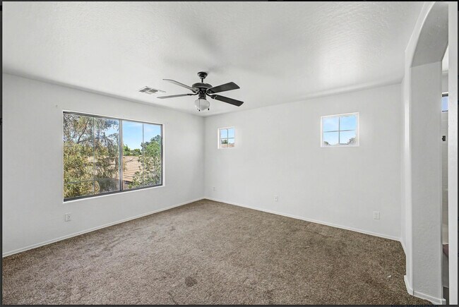Building Photo - 542 E Bartlett Way