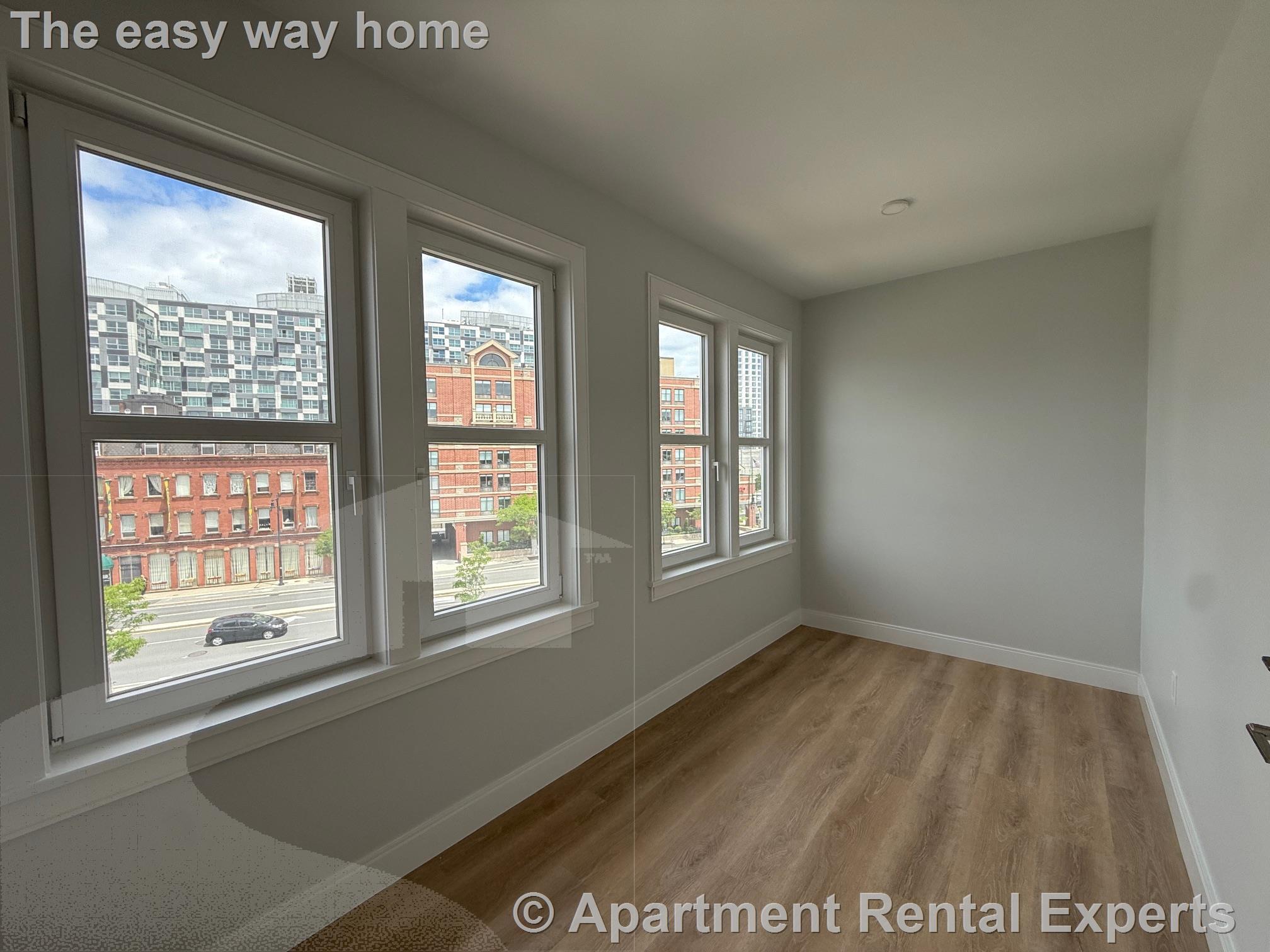 Building Photo - 35 Gore St