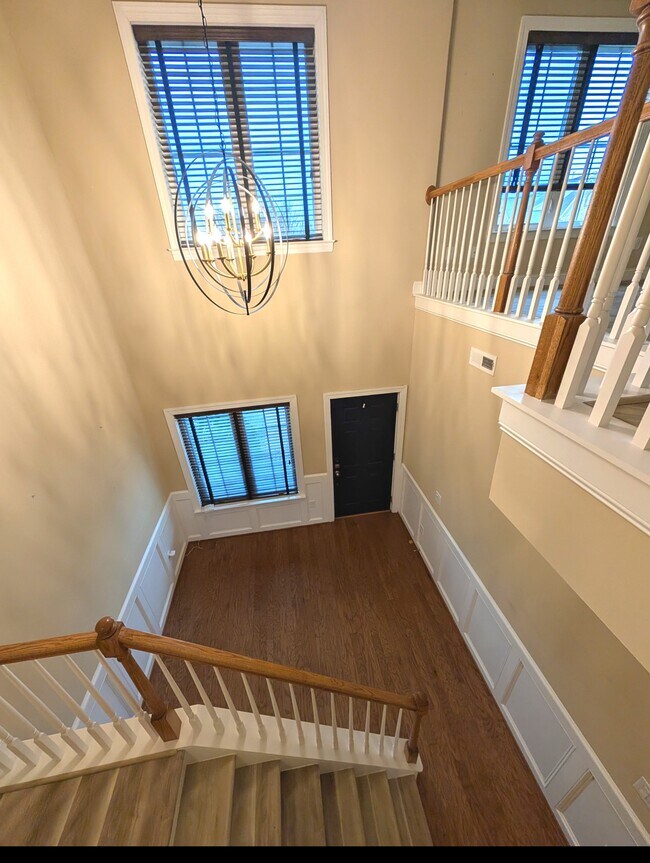 Building Photo - 716 Carneros Ci