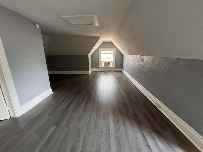 Building Photo - 505 Dawson Ave