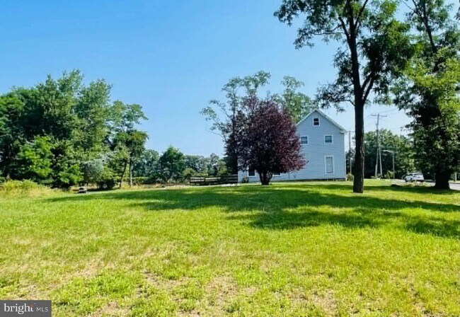 Building Photo - 471 N Elmwood Rd