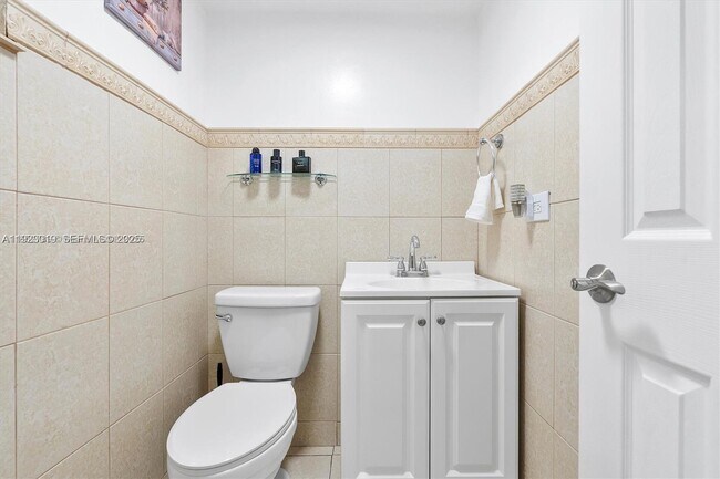 Building Photo - 8841 W Flagler St