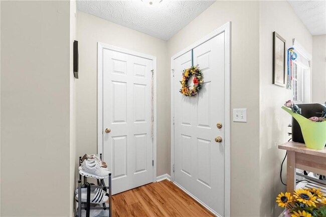 Building Photo - 3751 Roxfield Dr NE