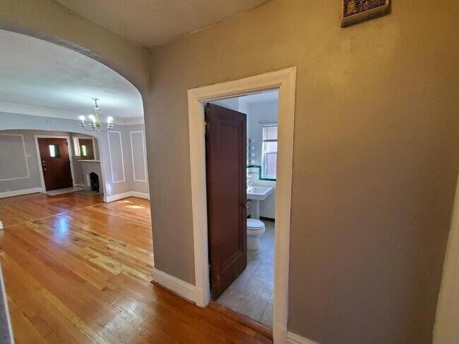 Building Photo - 7726 Gannon Ave