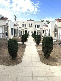 Building Photo - 3020 1/2-3022 W 12th St