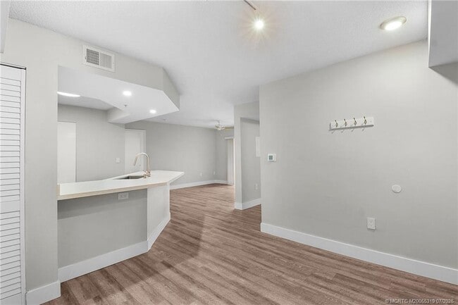 Building Photo - 3765 NW Mediterranean Ln