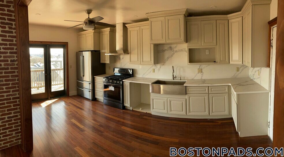 Building Photo - 33 Buttonwood St