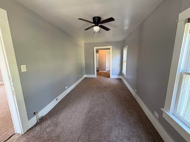 Building Photo - 314 W Mulberry Ave