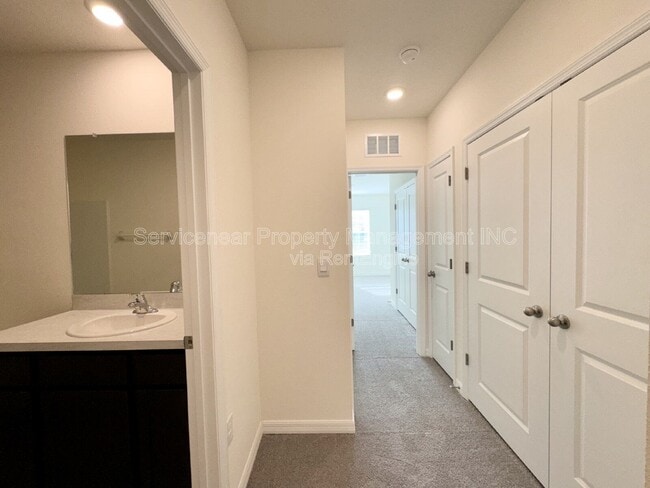 Building Photo - 33031 Tulip Petal Ln