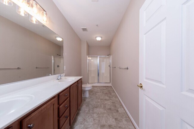 Building Photo - 1003 Rustads Cir