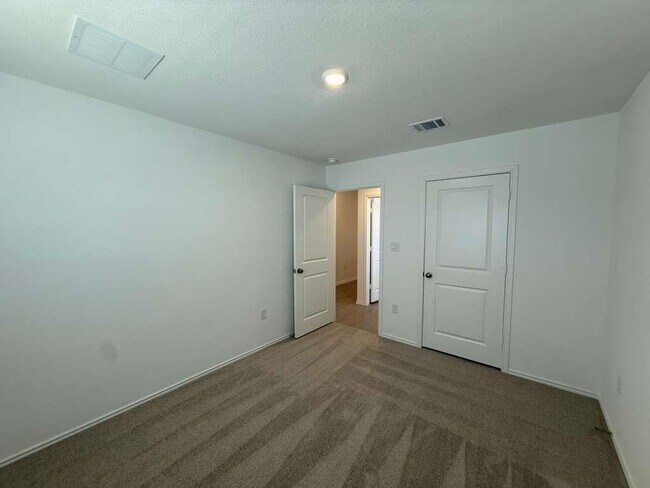 Building Photo - 223 Camargue Dr