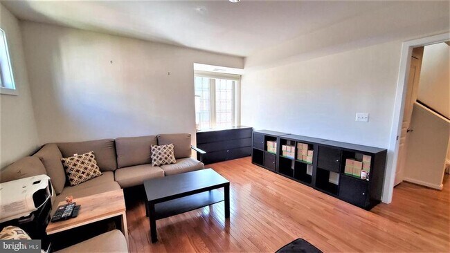 Building Photo - 9700 Cedar Farm Cir