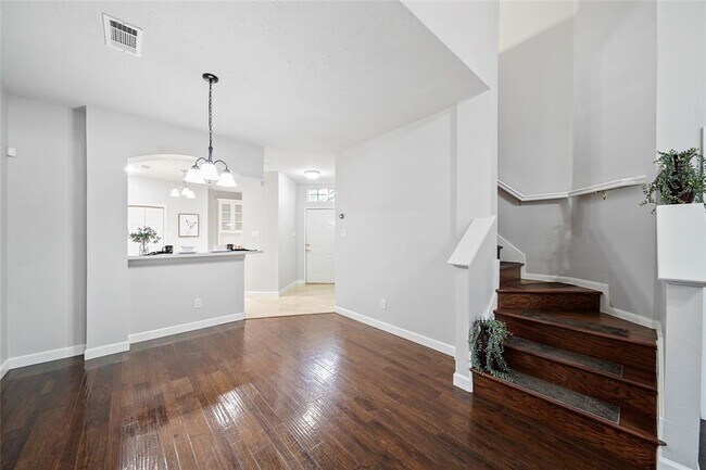 Building Photo - 2351 Summit Way Ct