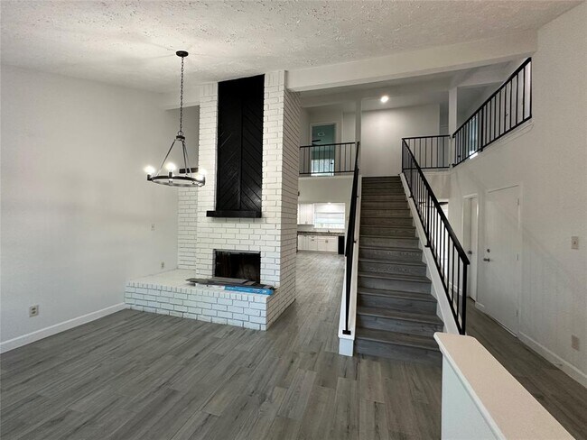 Building Photo - 101 Cavalry Cir