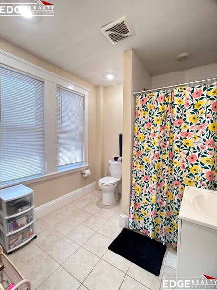 Building Photo - 13 Glenley Ter